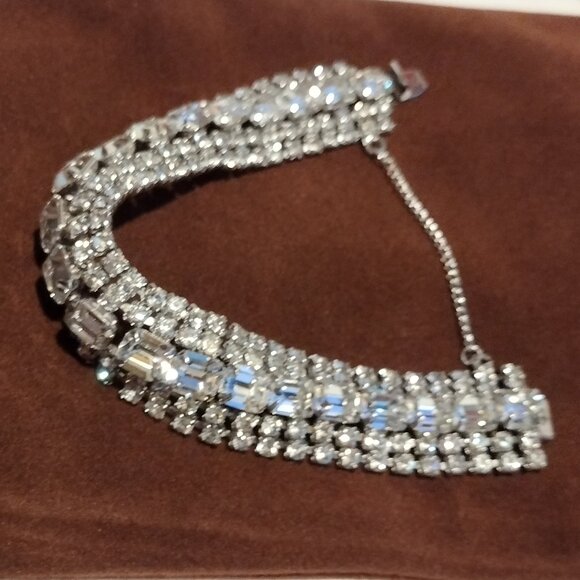 Gorgeous Rhinestone Bracelet - Picture 4 of 7